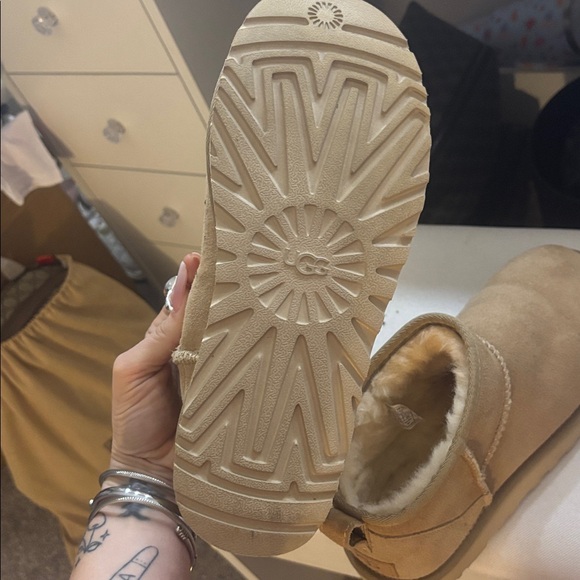 Mini UGGS - Picture 7 of 9